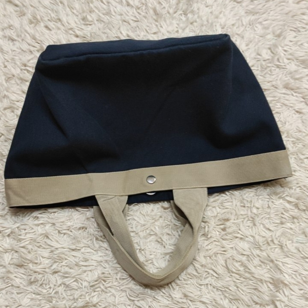 Estee Lauder Small Tote - Picture 3 of 4